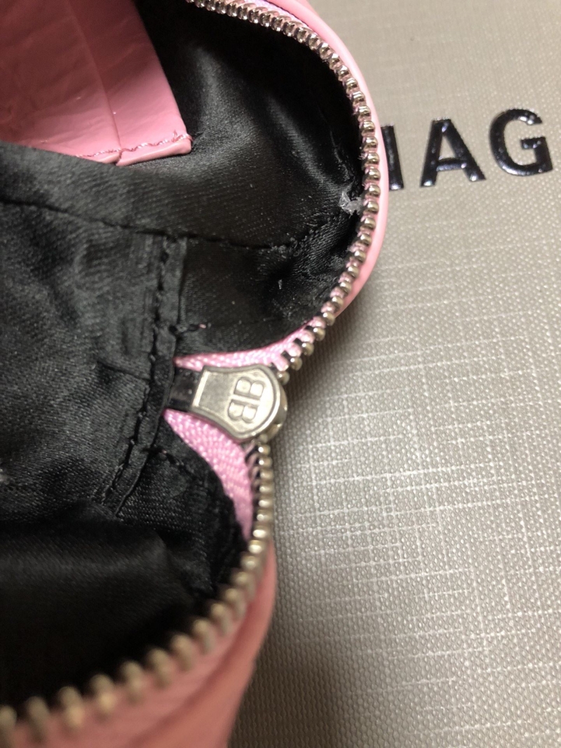 Ba1en*iaga le cagole bags